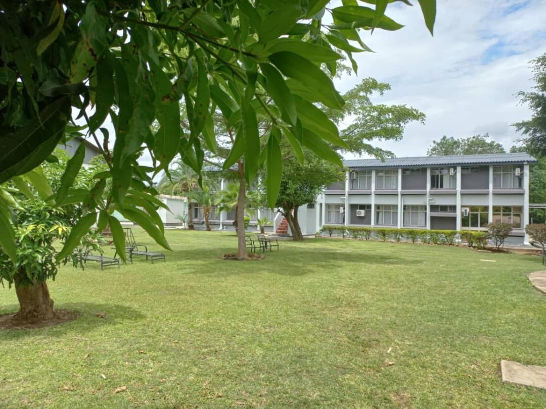 Crescent Lodge Λίβινγκστον Εξωτερικό φωτογραφία
